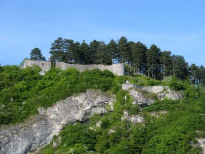 The ruins of Poilvache (mythologized as Montessor), as seen from the Meuse