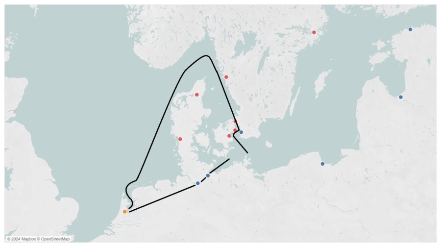 Map of Northern Europe with the North Sea and the Baltic Sea - the oversea route through the Sound and the overland route via Hamburg and Lübeck
