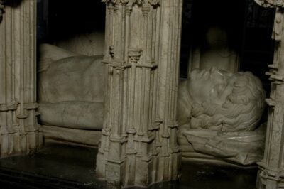 Fig. 30 - Detail of the upper half of Philibert’s nude body from the Lower effigy of the Tomb of Philibert II of Savoy (fig. 20)